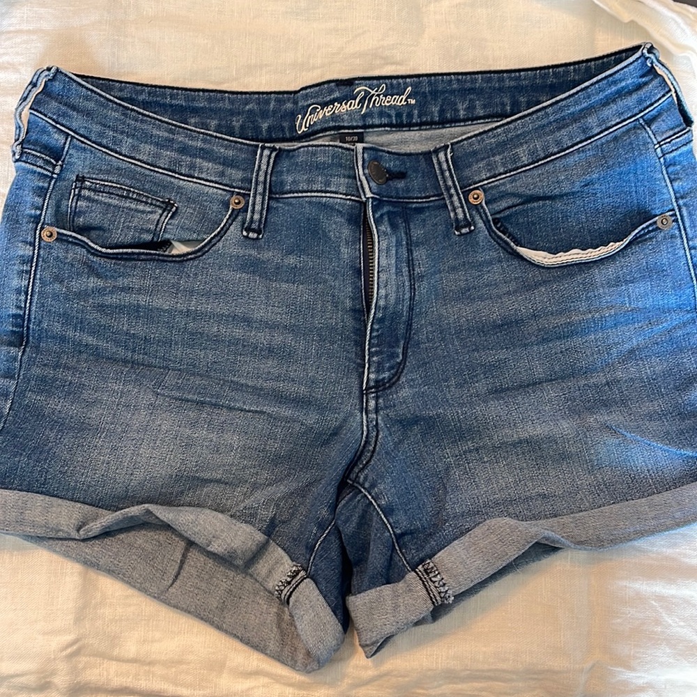 Universal thread Jean shorts